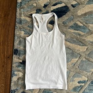 White lululemon tank